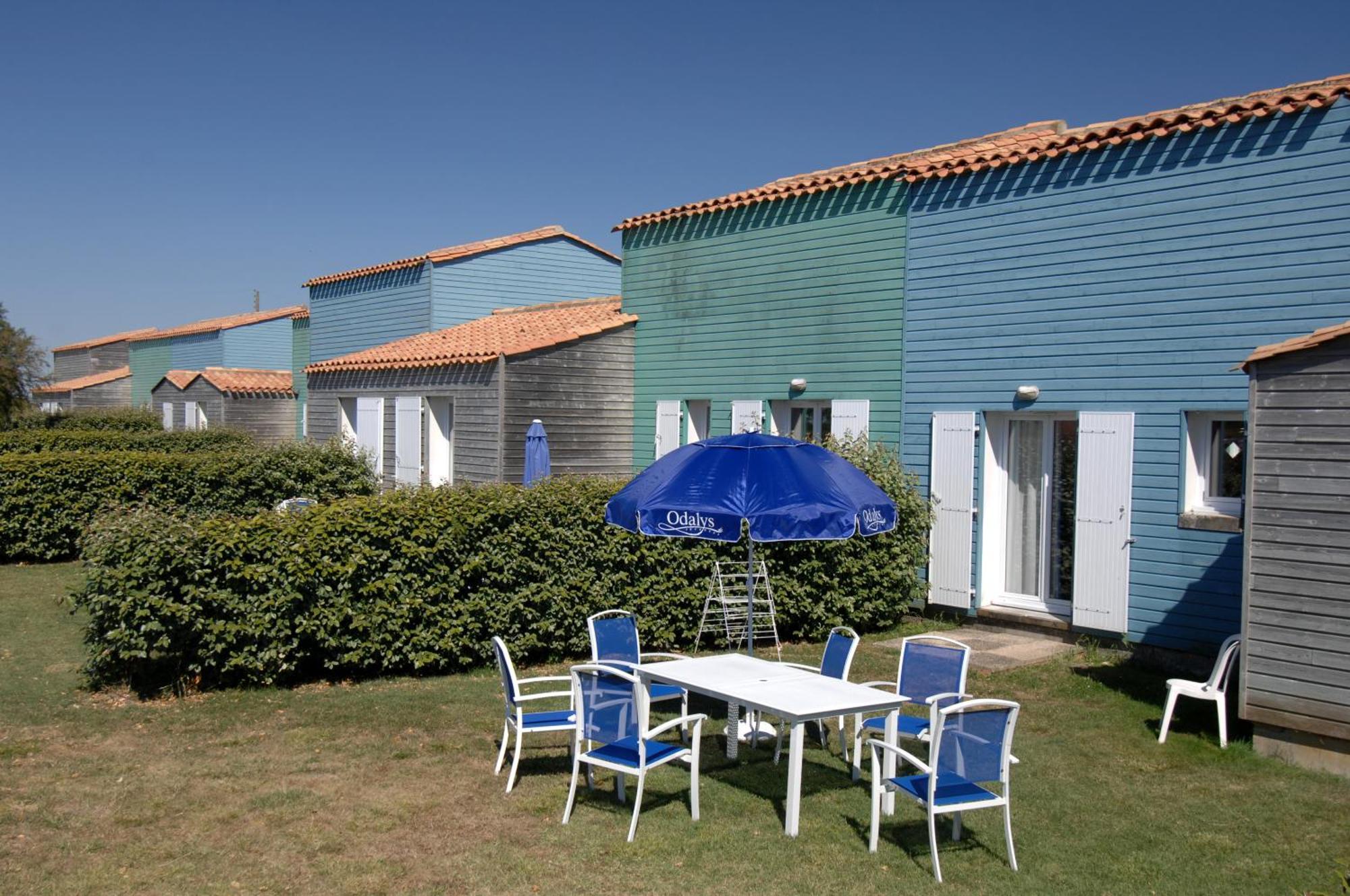 Residence Odalys Le Village Des Amareyeurs Le Château-dʼOléron Екстериор снимка