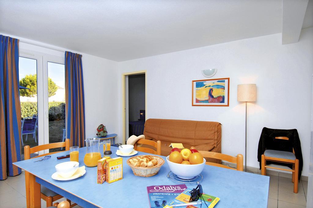 Residence Odalys Le Village Des Amareyeurs Le Château-dʼOléron Екстериор снимка