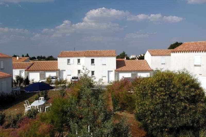 Residence Odalys Le Village Des Amareyeurs Le Château-dʼOléron Екстериор снимка