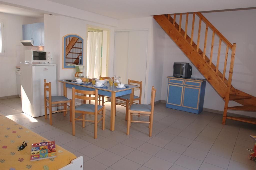 Residence Odalys Le Village Des Amareyeurs Le Château-dʼOléron Екстериор снимка
