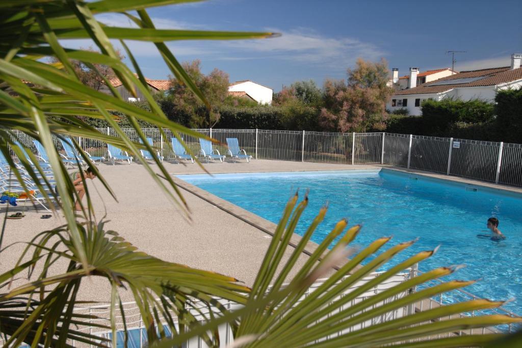 Residence Odalys Le Village Des Amareyeurs Le Château-dʼOléron Екстериор снимка