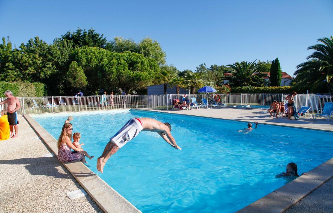 Residence Odalys Le Village Des Amareyeurs Le Château-dʼOléron Екстериор снимка